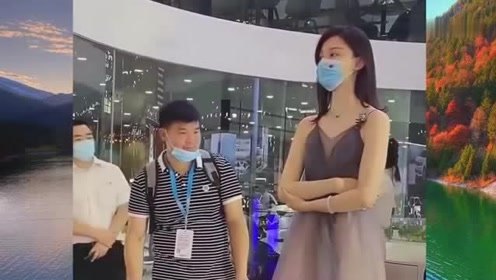 车模美女有气质了，旁边的大哥都看直眼了吧