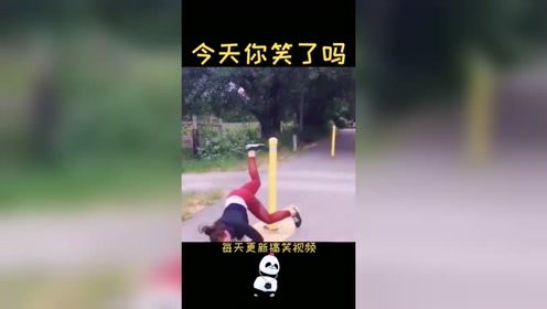 搞笑 1_1发你个美女搞笑视频，太丢人了！哈哈哈