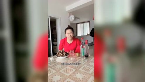 美女竟这样吐槽自己的老公：看着真的是太搞笑