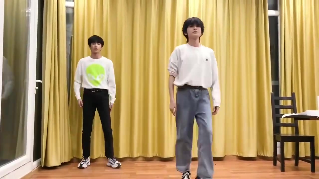 TNT时代少年团 宋亚轩+刘耀文Cover IZONE的Violeta舞蹈