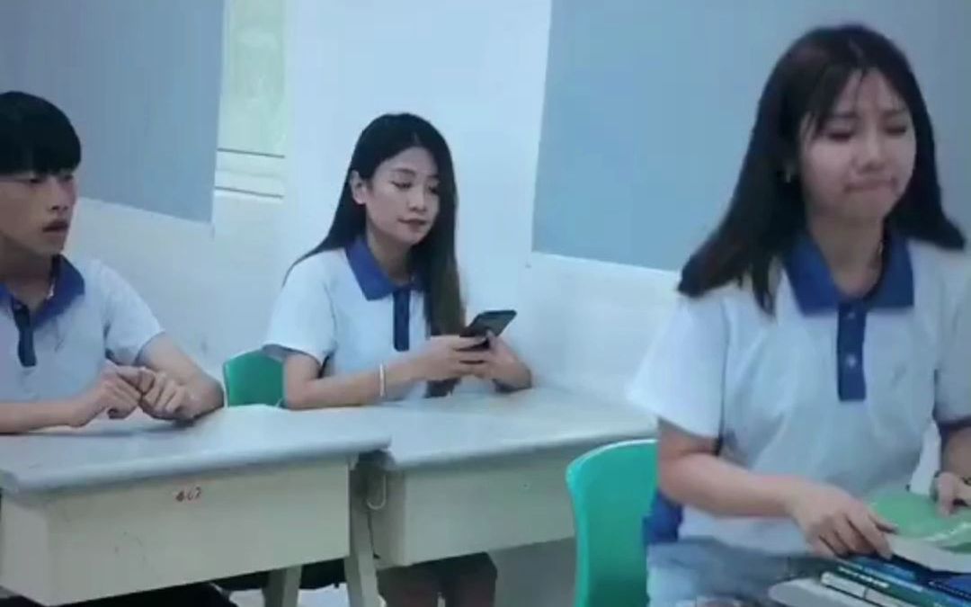 这位女同学是不是理解错了什么？真为她的智商