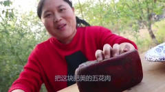 梅菜扣肉怎么吃才爽，胖妹买了4斤五花肉，手艺